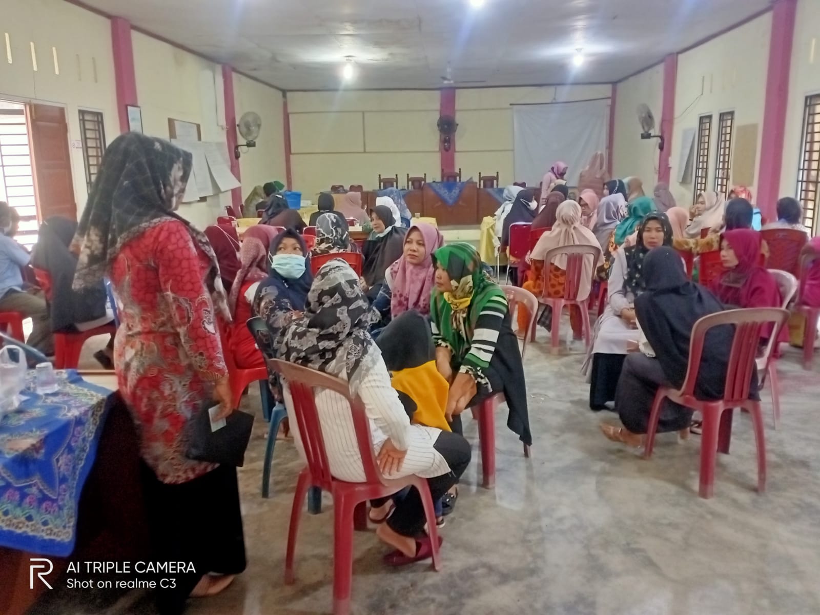 SOSIALISASI VAKSINASI DI KANTOR WALI NAGARI SURANTIH