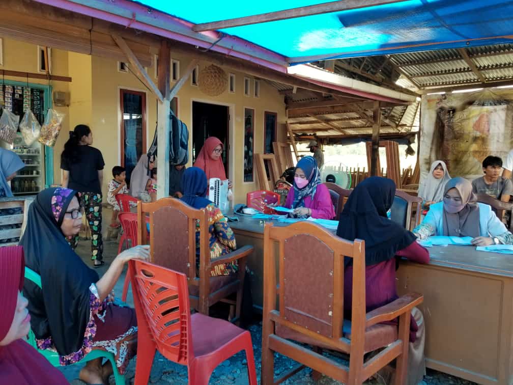 PELAKSANAAN VAKSINASI DI NAGAREI AMPING PARAK TIMUR