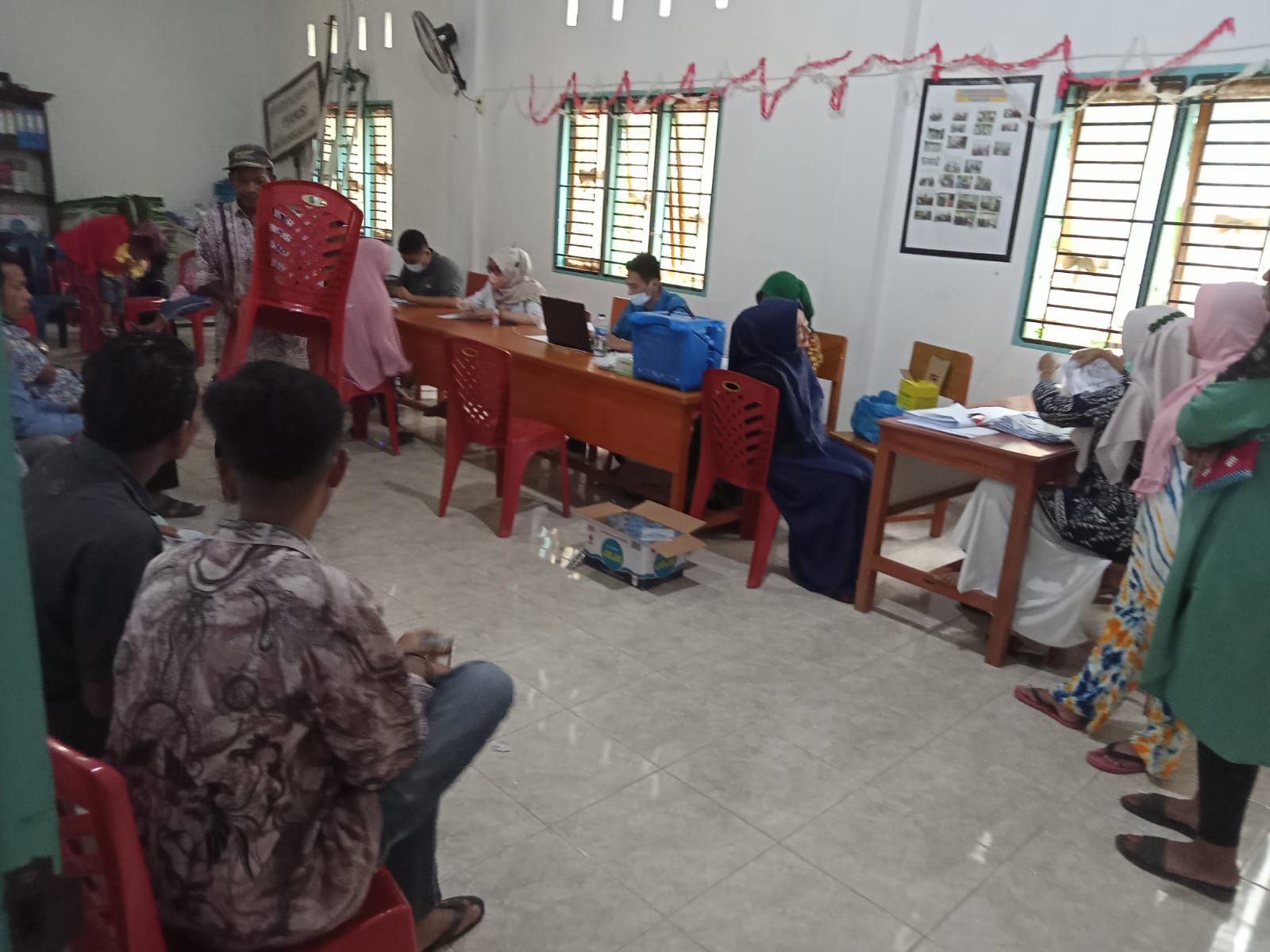 PELAKSANAAN VAKSINASI DI NAGARI AMPING PARAK TIMUR